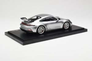 Porsche 911 992 GT3 Ezüst Minichamps 1:18 WAP0211510M004 Gyanta – 2. kép a 7-ből