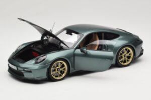Porsche 911 992 GT3 Touring Package Malachite Green Metallic Norev 1:18 187382 Fém – 2. kép a 8-ből