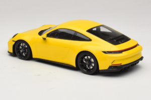 Porsche 911 992 GT3 Touring Sárga Fekete Felnik Minichamps 1:18 117069021 Fém – 5. kép a 6-ből