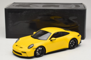 Porsche 911 992 GT3 Touring Sárga Fekete Felnik Minichamps 1:18 117069021 Fém – 6. kép a 6-ből
