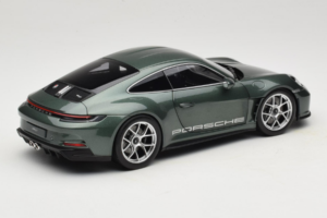 Porsche 911 992 S/T Malachite Green Metallic Norev 1:18 187472 Fém – 3. kép a 8-ből