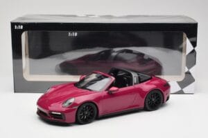 Porsche 911 992 Targa 4 GTS Rubystar Minichamps 1:18 155061066 Fém – 6. kép a 6-ből