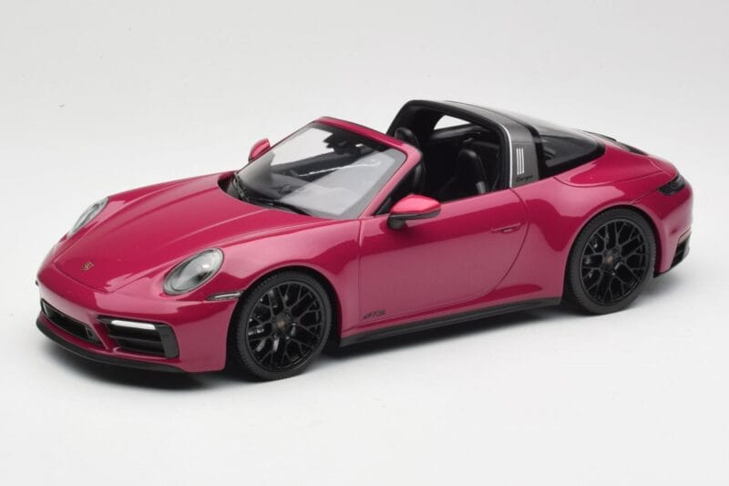 Porsche 911 992 Targa 4 GTS Rubystar Minichamps 1:18 155061066 Fém