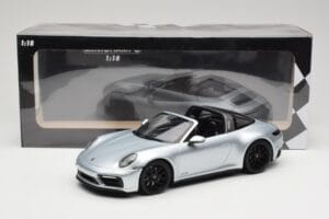 Porsche 911 992 Targa 4 GTS Ezüst Minichamps 1:18 155061061 Fém – 6. kép a 6-ből