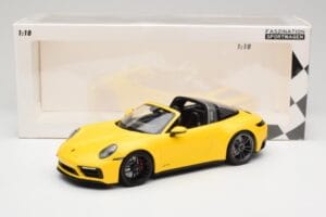 Porsche 911 992 Targa 4 GTS Sárga Minichamps 1:18 153061064 Fém – 6. kép a 6-ből