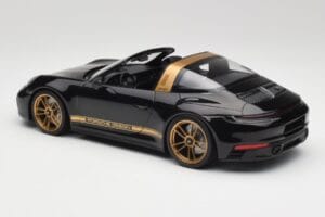 Porsche 911 992 Targa Porsche Design Fekete & Arany Concept Minichamps 1:18 PORSCHE001 Fém – 5. kép a 6-ből