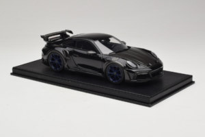 Porsche 911 992 TechArt GTstreet R Fekete Kék Felnikkel TechArt 1:18 REMC009 Gyanta – 4. kép a 6-ből