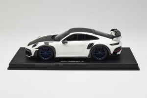 Porsche 911 992 TechArt GTstreet R Fehér Kék Felnikkel TechArt 1:18 REMC014 Gyanta