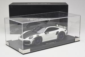 Porsche 911 992 TechArt GTstreet R Fehér Kék Felnikkel TechArt 1:18 REMC014 Gyanta – 6. kép a 6-ből