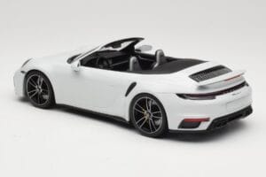 Porsche 911 992 Turbo S Kabrió White Metallic Minichamps 1:18 155069080 Fém – 5. kép a 6-ből
