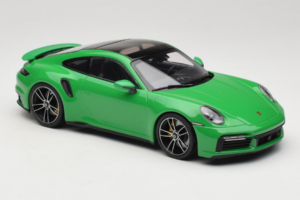 Porsche 911 992 Turbo S Zöld Minichamps 1:18 153069077 Fém – 4. kép a 6-ből