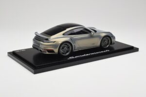 Porsche 911 Turbo S 992 Silver Bamboo Chromaflire With Display Case Spark 1:18 WAP0219100RTSS Gyanta – 3. kép a 7-ből