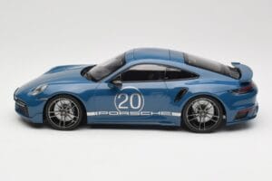 Porsche 911 992 Turbo S Sport Design Package Gentian Blue Metallic Minichamps 1:18 155069170 Fém – 3. kép a 6-ből