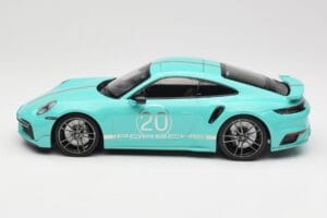 Porsche 911 992 Turbo S Sport Design Package Racing Green Minichamps 1:18 155069175 Fém – 3. kép a 6-ből