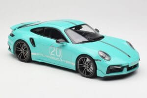 Porsche 911 992 Turbo S Sport Design Package Racing Green Minichamps 1:18 155069175 Fém – 4. kép a 6-ből