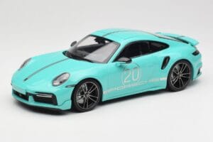Porsche 911 992 Turbo S Sport Design Package Racing Green Minichamps 1:18 155069175 Fém