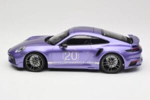 Porsche 911 992 Turbo S Sport Design Package Viola Metallic Minichamps 1:18 155069174 Fém – 3. kép a 6-ből