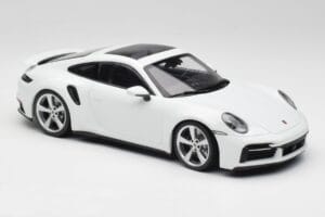 Porsche 911 992 Turbo S Fehér Concept Minichamps 1:18 WAP0211620CNP Fém – 4. kép a 6-ből