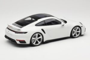 Porsche 911 Turbo S 992 Fehér Minichamps 1:18 WAP0211620RTRB Fém – 2. kép a 6-ből