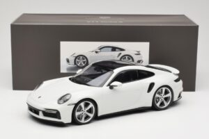 Porsche 911 Turbo S 992 Fehér Minichamps 1:18 WAP0211620RTRB Fém – 6. kép a 6-ből