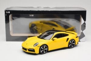 Porsche 911 992 Turbo S Sárga Minichamps 1:18 155069071 Fém – 6. kép a 6-ből