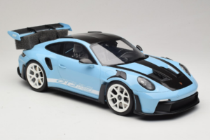 Porsche 911 992.1 GT3 RS Gulf Blue GT Spirit 1:12 GT497 Gyanta – 4. kép a 6-ből