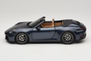 Porsche 911 992.2 Carrera Kabrió Yachting Blue Norev 1:18 187180 Fém – 4. kép a 8-ből