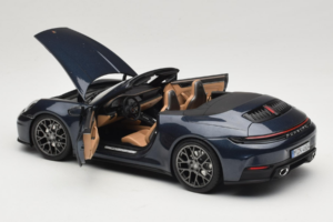 Porsche 911 992.2 Carrera Kabrió Yachting Blue Norev 1:18 187180 Fém – 5. kép a 8-ből