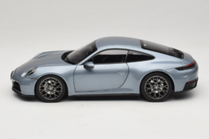 Porsche 911 992.2 Carrera Polar Silver Metallic Norev 1:18 187170 Fém – 4. kép a 8-ből