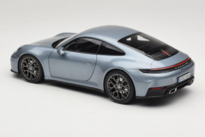 Porsche 911 992.2 Carrera Polar Silver Metallic Norev 1:18 187170 Fém – 7. kép a 8-ből
