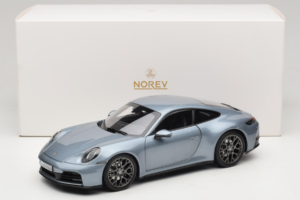 Porsche 911 992.2 Carrera Polar Silver Metallic Norev 1:18 187170 Fém – 8. kép a 8-ből