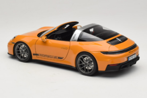 Porsche 911 992.2 Targa 4 GTS Bahama Yellow Norev 1:18 187190 Fém – 9. kép a 10-ből