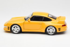 RUF CTR2 993 Sport Sárga GT Spirit 1:18 GT141 Gyanta – 3. kép a 6-ből