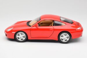 Porsche 911 996 Carrera 4 Piros Bburago 1:18 30085 Fém – 4. kép a 8-ből