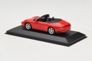 Porsche 911 996 Carrera 4S Kabrió Piros Minichamps 1:43 400062831 Fém – 3. kép a 4-ből