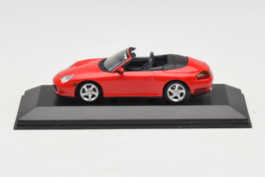 Porsche 911 996 Carrera 4S Kabrió Piros Minichamps 1:43 400062831 Fém