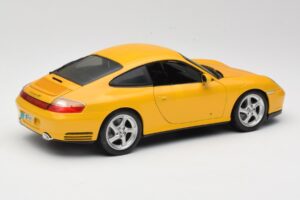 Porsche 911 996 Carrera 4S Sárga Maisto 1:18 WAP02101610 Fém – 3. kép a 8-ből