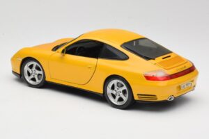 Porsche 911 996 Carrera 4S Sárga Maisto 1:18 WAP02101610 Fém – 7. kép a 8-ből