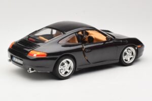 Porsche 911 996 Carrera Fekete Bburago 1:18 3385-M2 Fém – 3. kép a 8-ből
