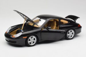 Porsche 911 996 Carrera Fekete Gate 1:18 1043 Fém – 2. kép a 8-ből