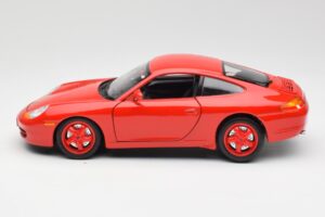 Porsche 911 996 Carrera Piros Limitált Kiadás Bburago 1:18 3385-M1 Fém – 4. kép a 8-ből