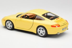 Porsche 911 996 Carrera Sárga Bburago 1:18 30085-M1 Fém – 7. kép a 8-ből