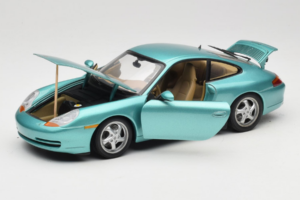 Porsche 911 996 Green Metallic UT Models 1:18 27901 Fém – 2. kép a 8-ből