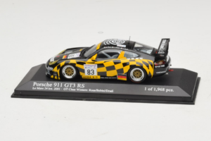Porsche 911 996 GT3 RS #83 Rosa / Babini 24 Hours of Le Mans 2001 Minichamps 1:43 400016983 Fém