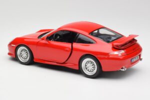 Porsche 911 996 GT3 Strasse Piros Bburago 1:18 30395 Fém – 7. kép a 8-ből