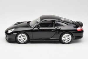 Porsche 911 996 Turbo Fekete Bburago 1:18 18-12030 Fém – 4. kép a 8-ből