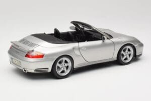 Porsche 911 996 Turbo Kabrió Ezüst Maisto 1:18 31660 Fém – 3. kép a 8-ből