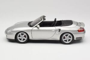 Porsche 911 996 Turbo Kabrió Ezüst Maisto 1:18 31660 Fém – 4. kép a 8-ből