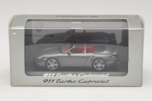 Porsche 911 997 Turbo Cabriolet Grey Metallic Minichamps 1:43 WAP02015218 Fém – 4. kép a 4-ből