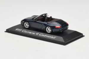Porsche 911 997 Carrera 4 Kabrió Sötétkék Minichamps 1:43 WAP02015216-P1 Fém – 3. kép a 4-ből